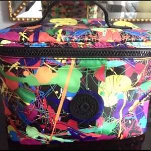 Amazing & new travel case from Kipling, fun print